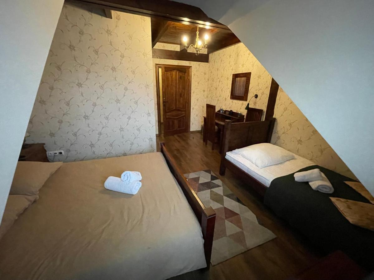 Hotel Tyrol I Restauracja Zycie Gruzji Osielsko Kültér fotó