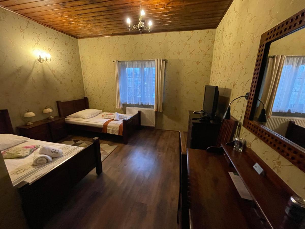 Hotel Tyrol I Restauracja Zycie Gruzji Osielsko Kültér fotó