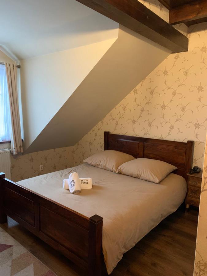 Hotel Tyrol I Restauracja Zycie Gruzji Osielsko Kültér fotó