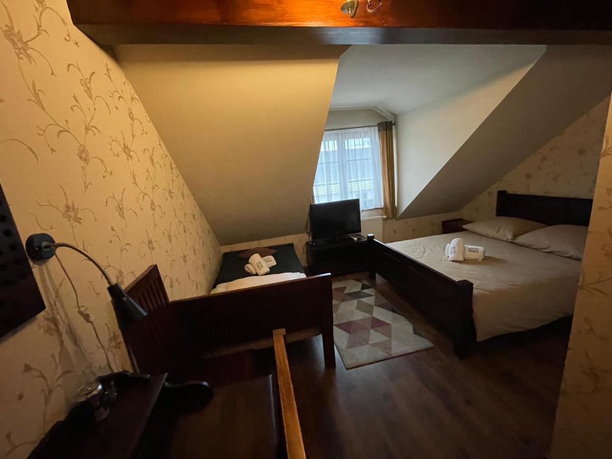 Hotel Tyrol I Restauracja Zycie Gruzji Osielsko Kültér fotó