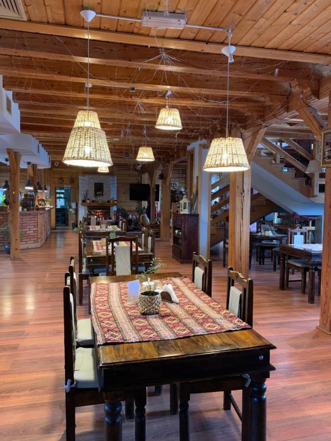Hotel Tyrol I Restauracja Zycie Gruzji Osielsko Kültér fotó