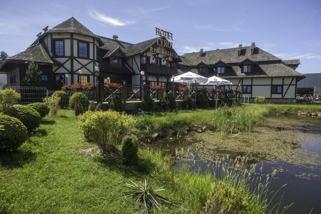Hotel Tyrol I Restauracja Zycie Gruzji Osielsko Kültér fotó